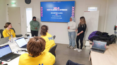 La mini entreprise e2c67 2023 présente son projet à IKEA